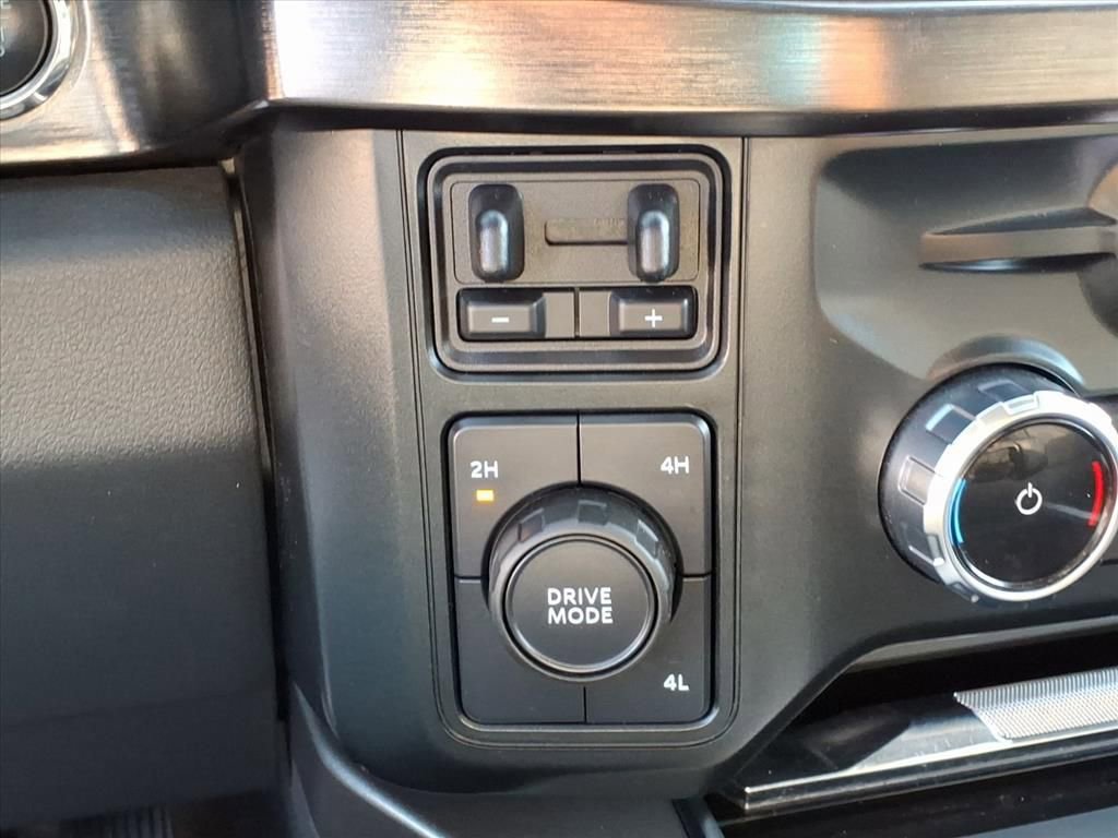 Used 2023 Ford F350 Lariat image 10