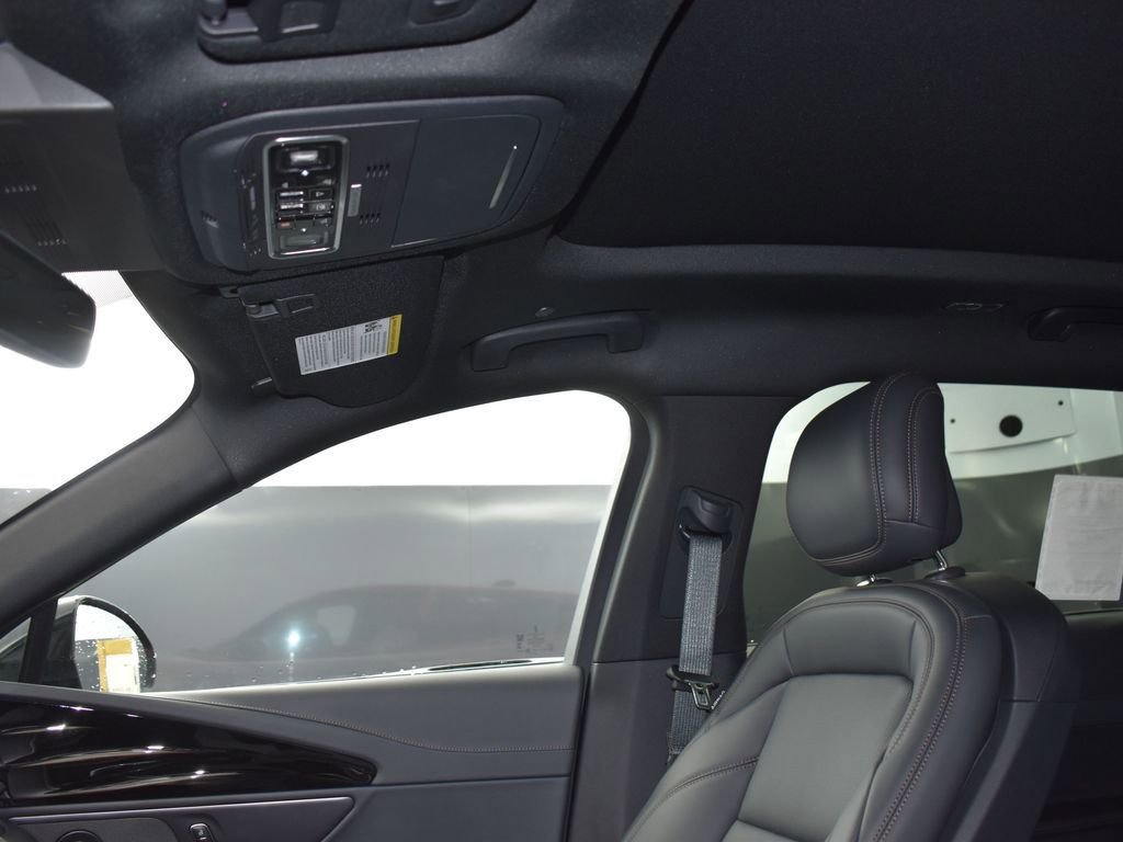 New 2025 Lincoln Nautilus Premier w/ Equipment Group 102A AWD/4WD image 19