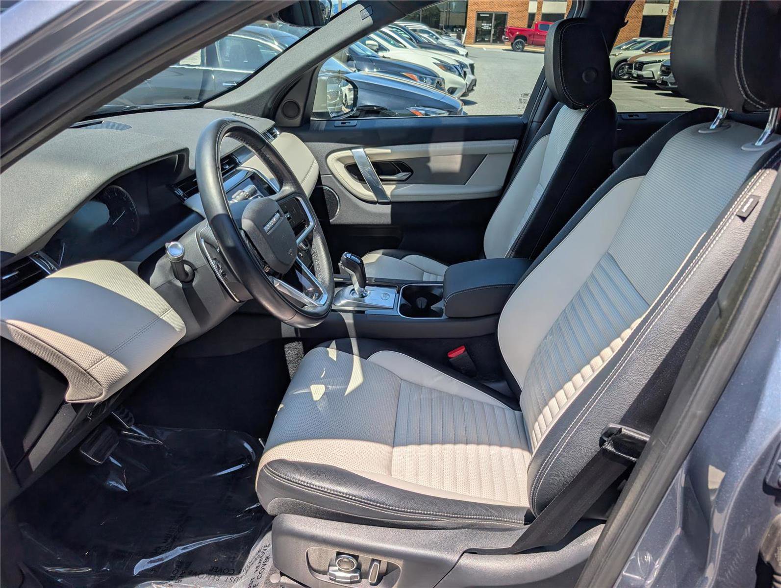 Used 2022 Land Rover Discovery Sport S R-Dynamic AWD/4WD image 15