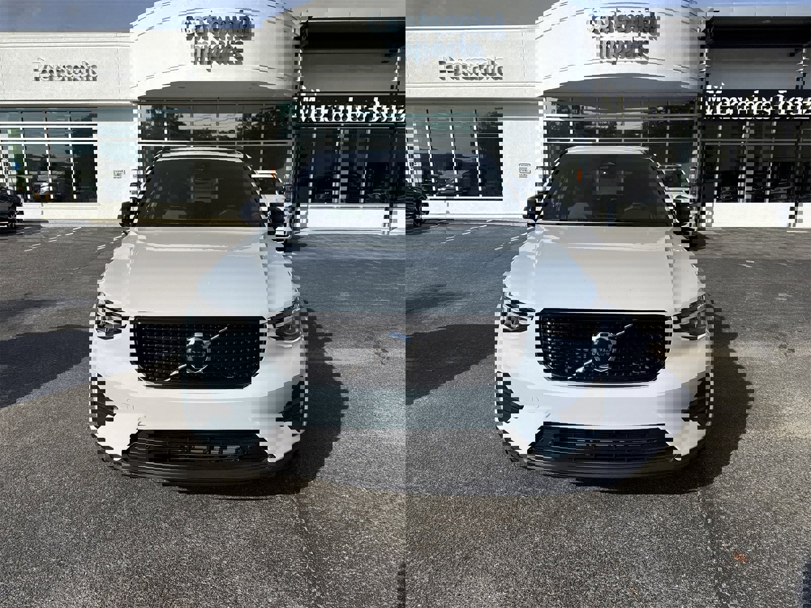 New 2026 Volvo XC40 B4 Core w/ Protection Package image 8