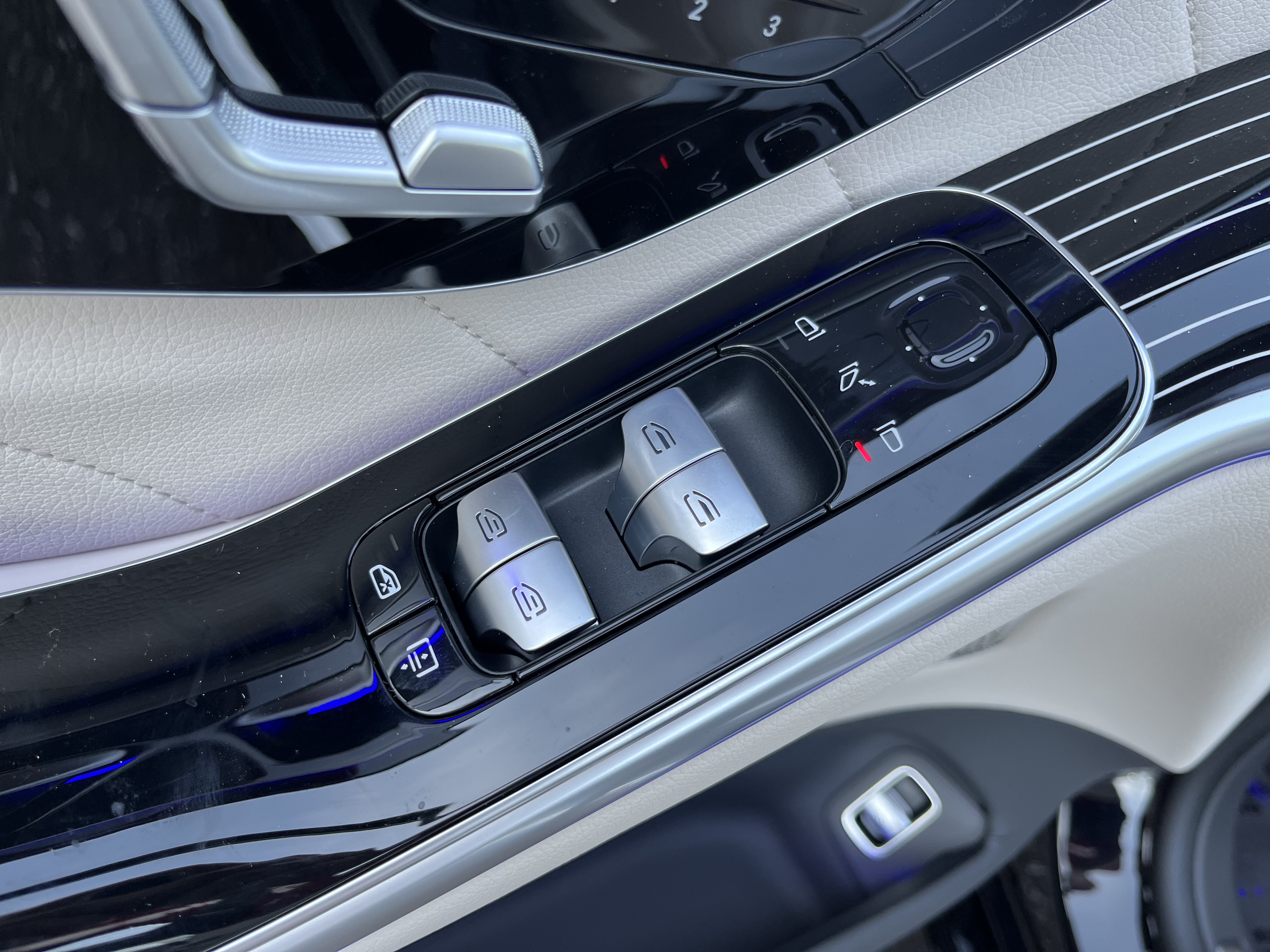 New 2026 Mercedes-Benz S 580e 4MATIC Sedan image 15