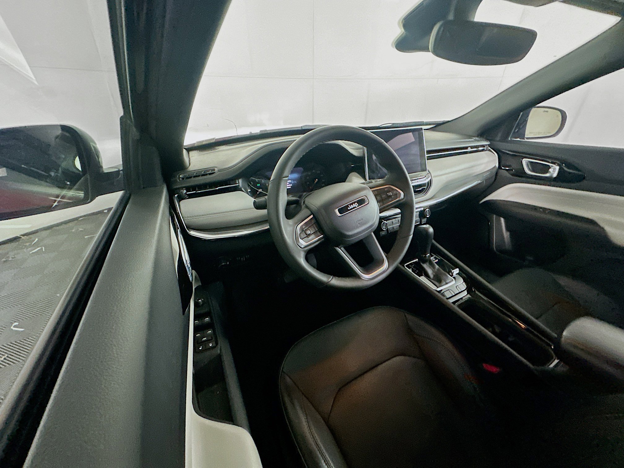 Used 2023 Jeep Compass Limited image 18