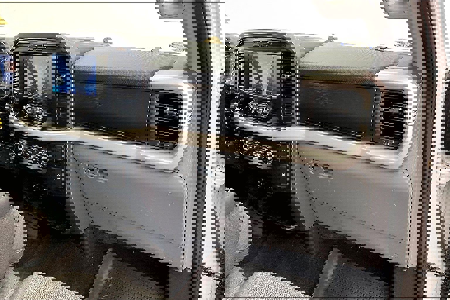 Used 2021 Ford F150 XLT w/ Equipment Group 301A Mid image 15