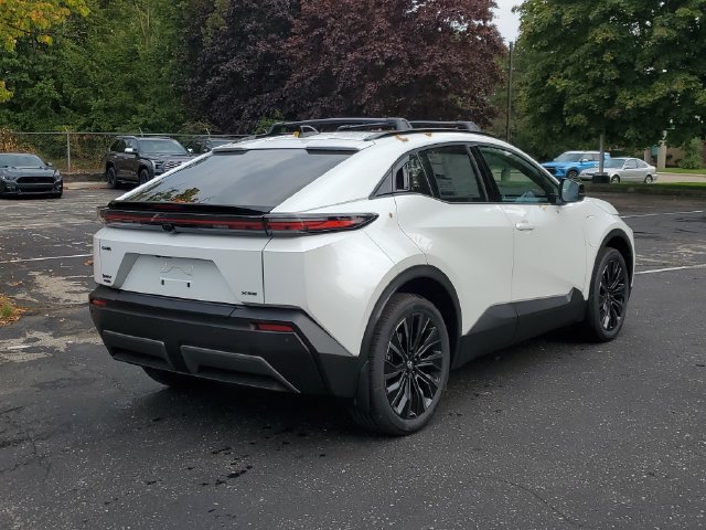 New 2027 Toyota C-HR w/ ALL Weather Mat Package (TMS) AWD/4WD image 4
