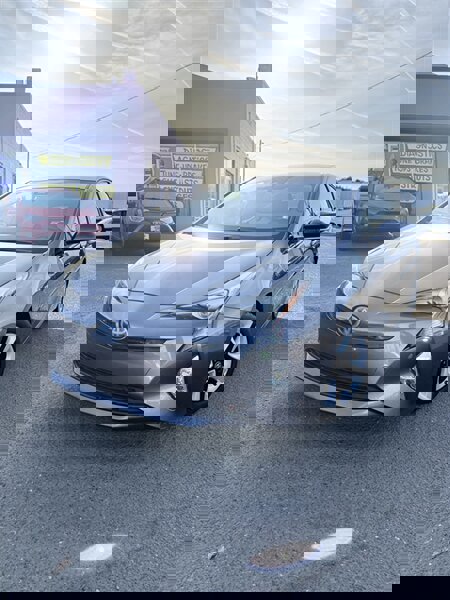 Used 2016 Toyota Prius Four Touring w/ Premium Convenience Package image 36