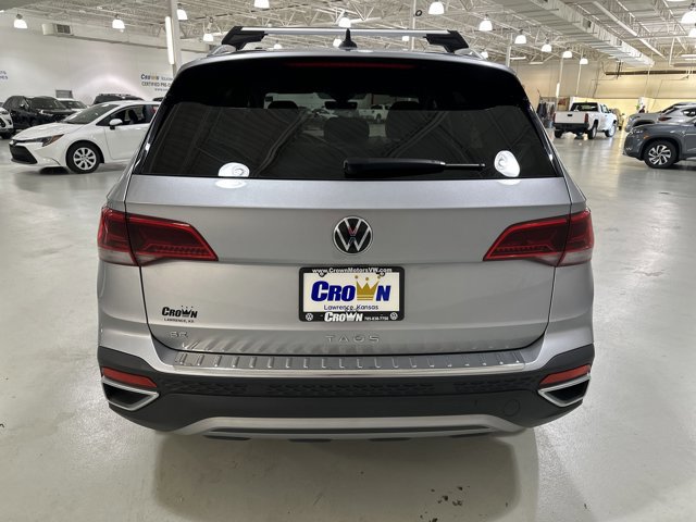Certified 2023 Volkswagen Taos SE image 7