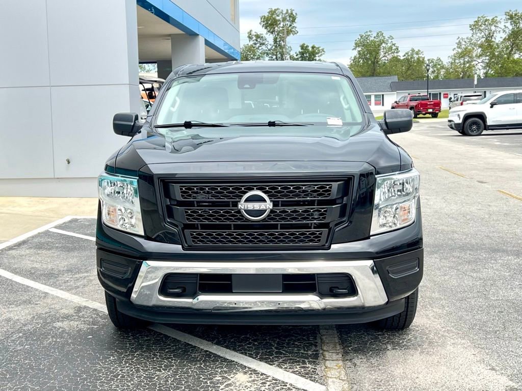 Used 2023 Nissan Titan SV image 12