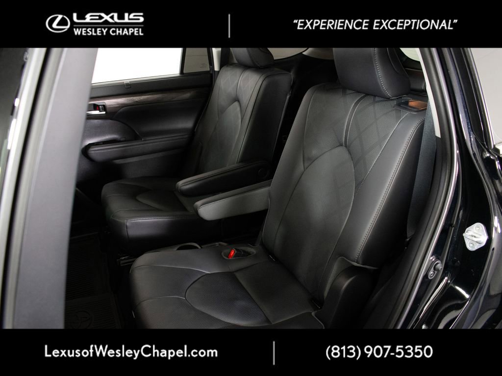 Used 2020 Toyota Highlander Platinum image 22