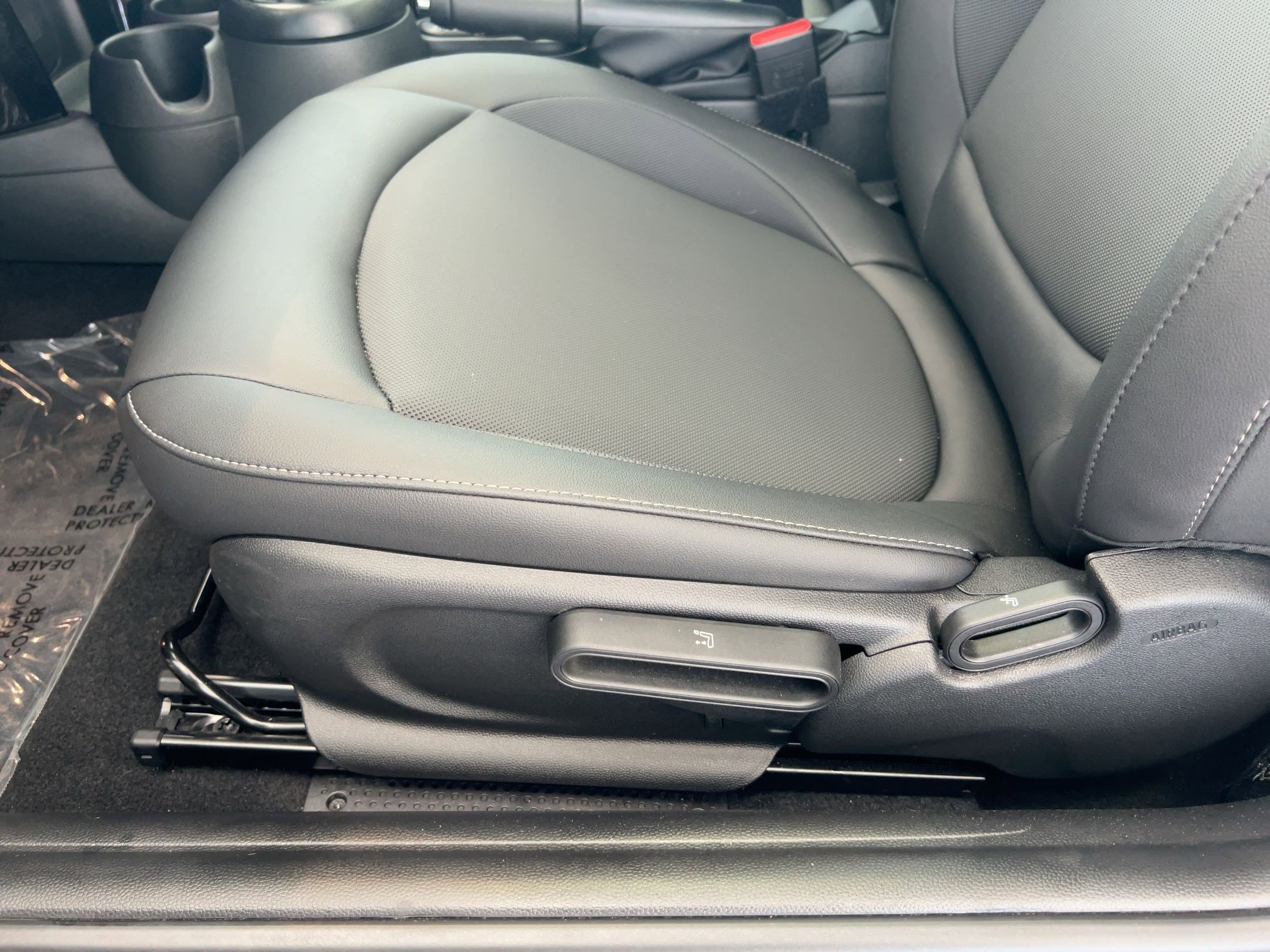 Used 2024 MINI Cooper 2-Door Hardtop image 14