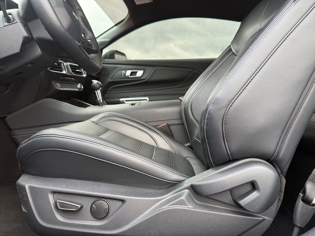 Used 2024 Ford Mustang Premium image 9