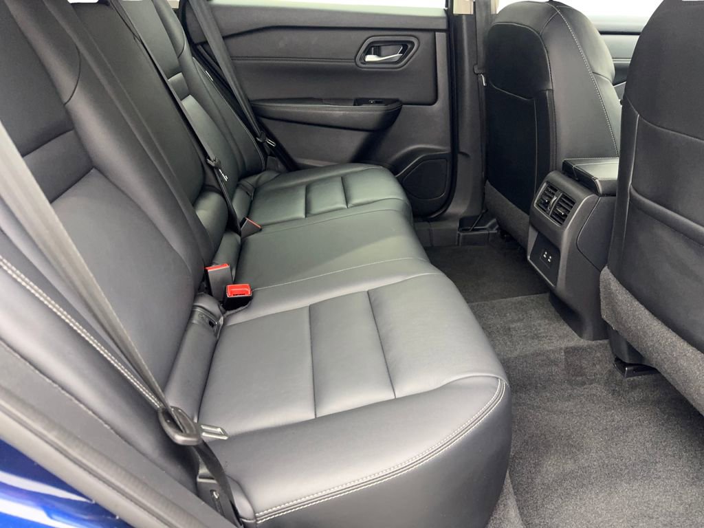 Used 2024 Nissan Rogue SL image 39