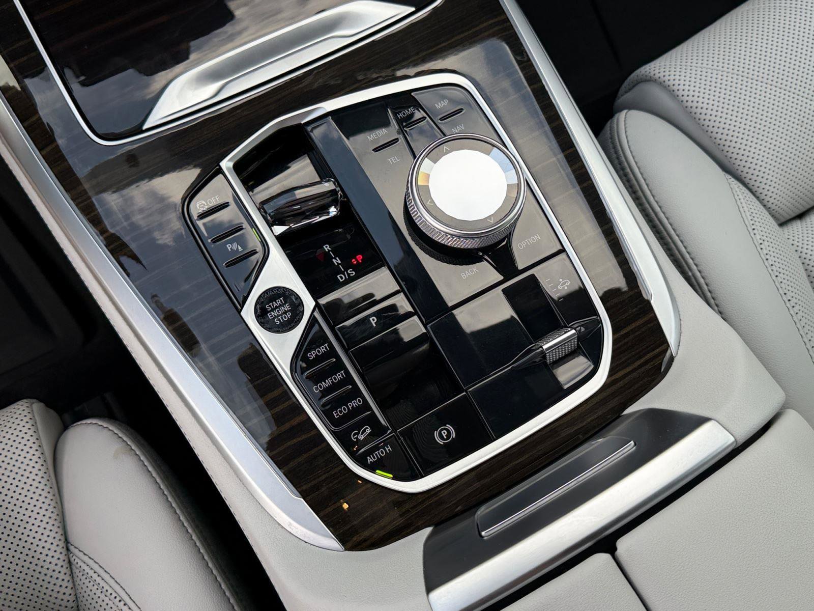 Used 2023 BMW X7 xDrive40i w/ Executive Package image 31