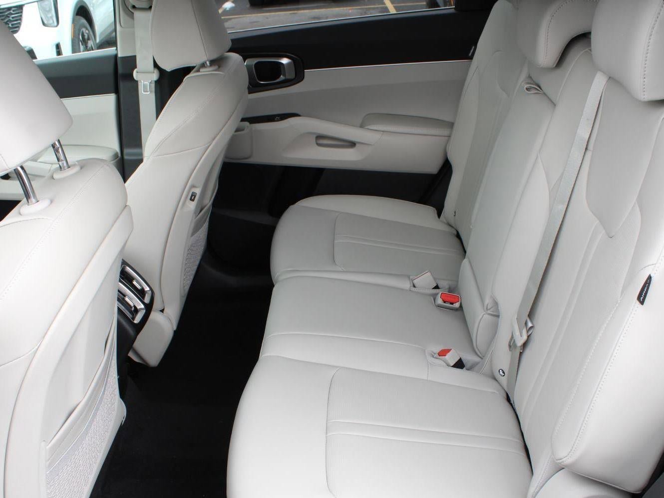New 2026 Kia Sorento S w/ S Panoramic Sunroof Package image 22
