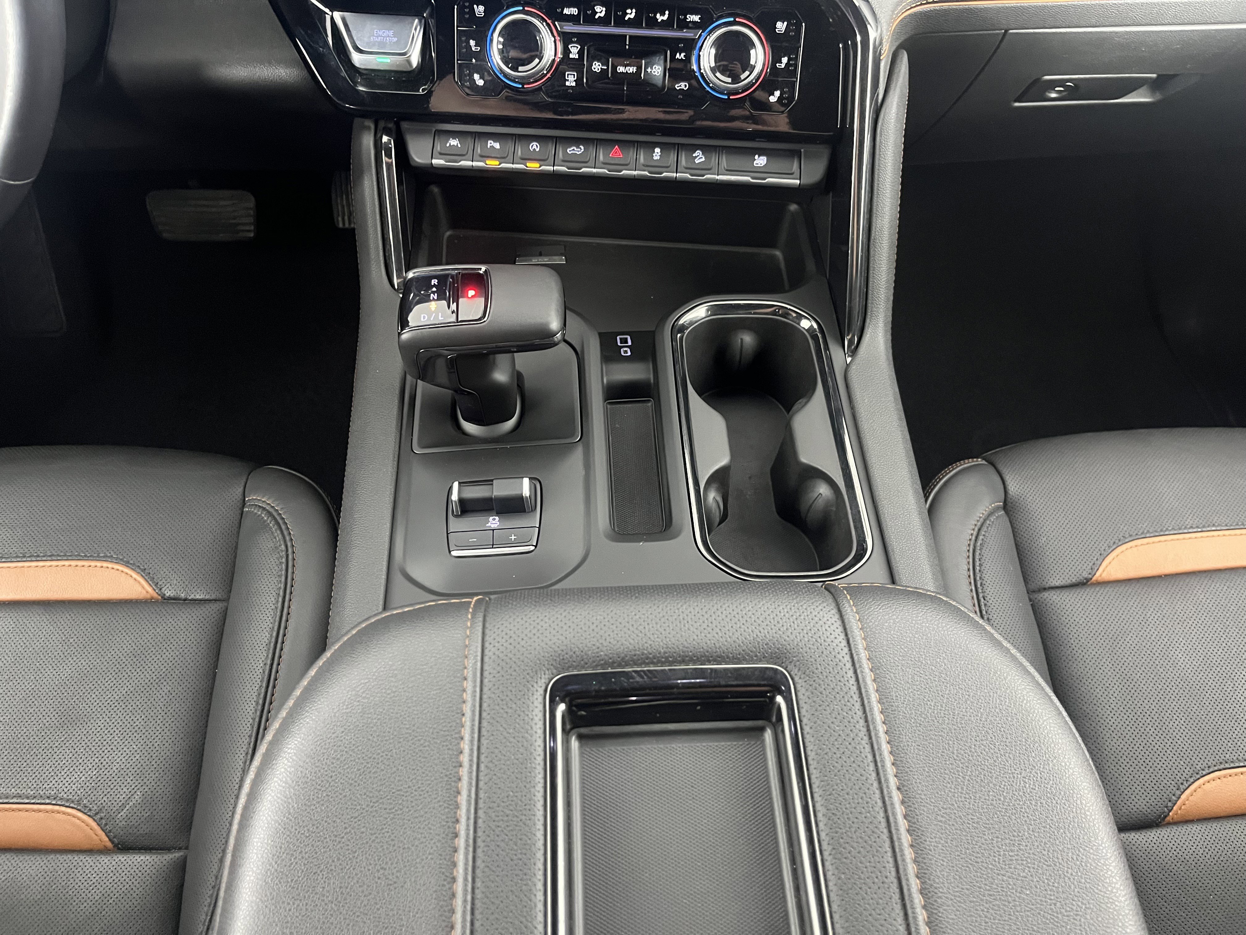 Used 2022 GMC Sierra 1500 AT4 w/ AT4 Premium Package image 16