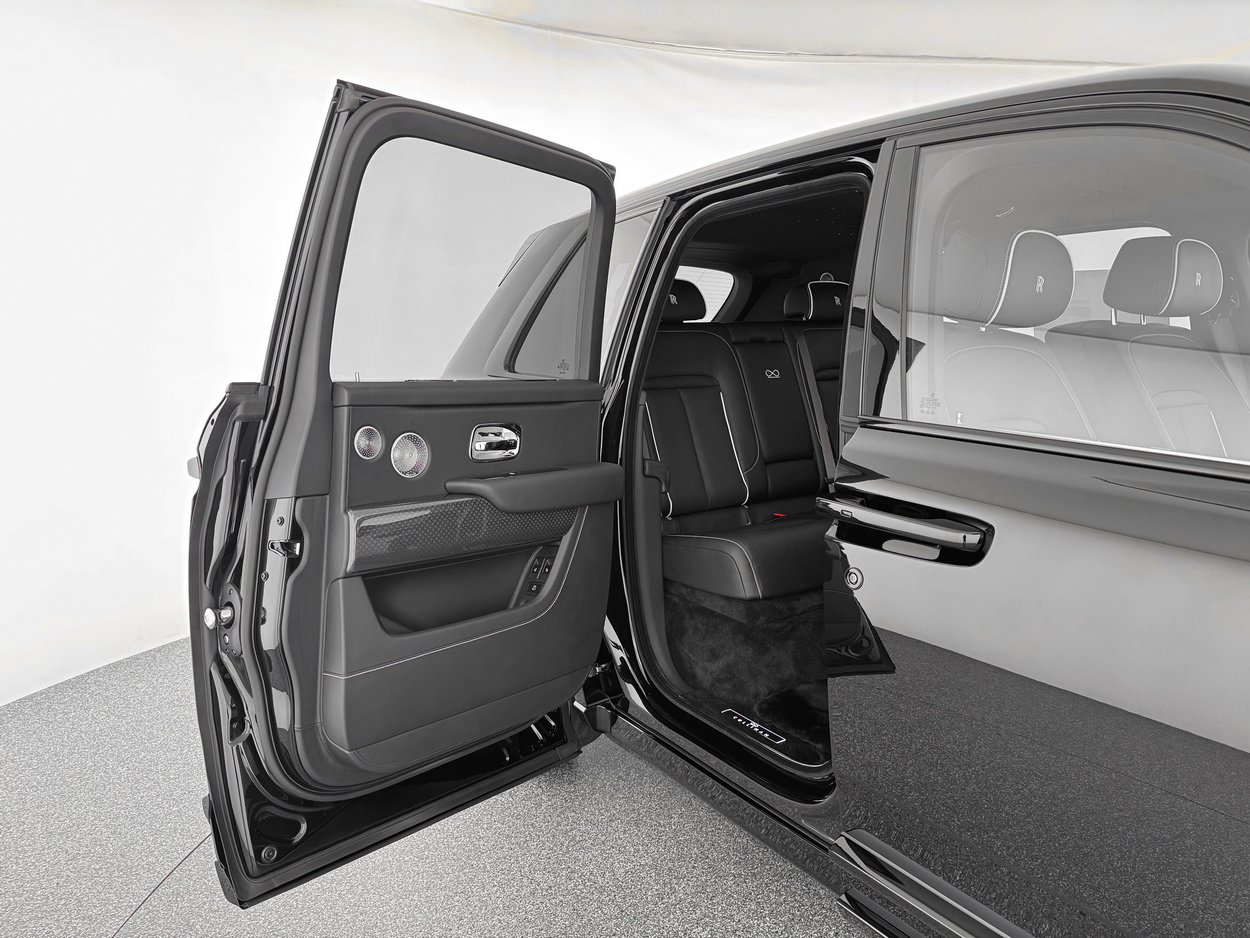 New 2026 Rolls-Royce Cullinan Black Badge AWD/4WD image 23
