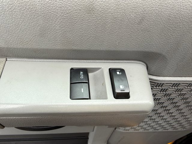 Used 2022 Ford E-350 and Econoline 350 Super Duty RWD image 15