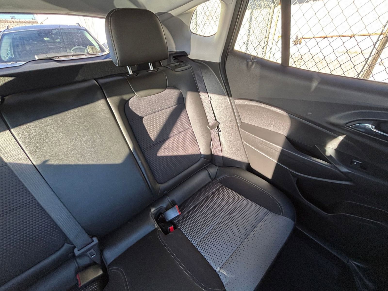 Used 2025 Chevrolet Trax LT image 37