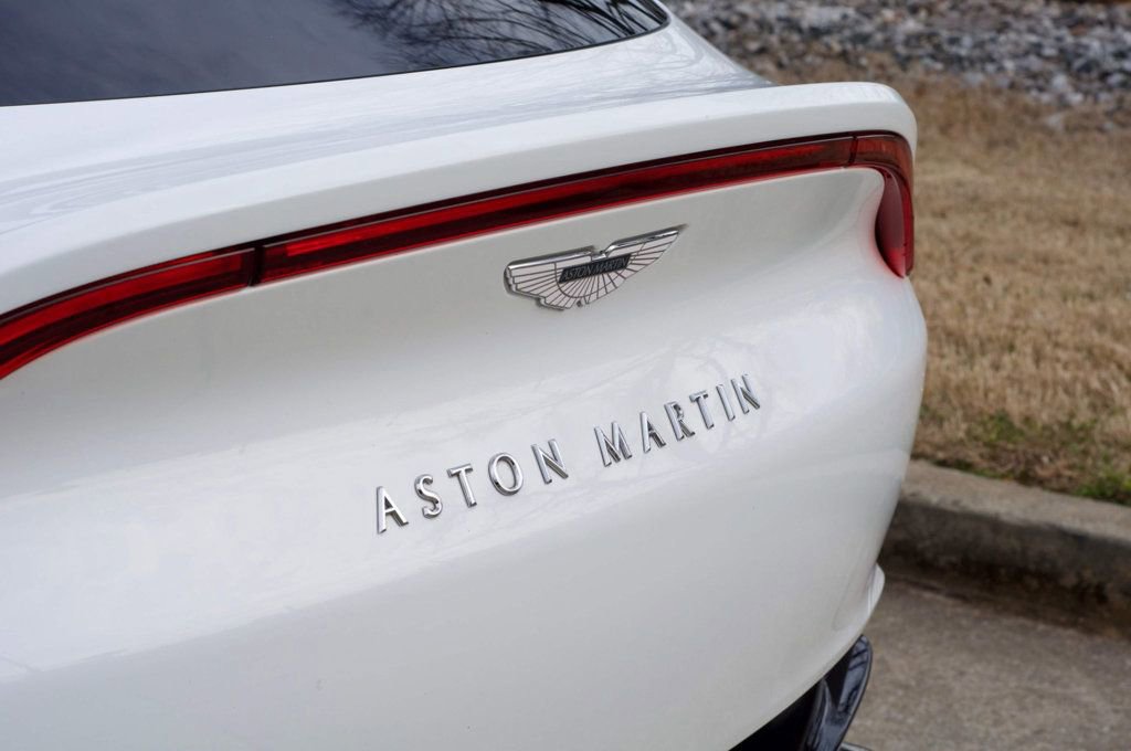 Used 2022 Aston Martin DBX image 18