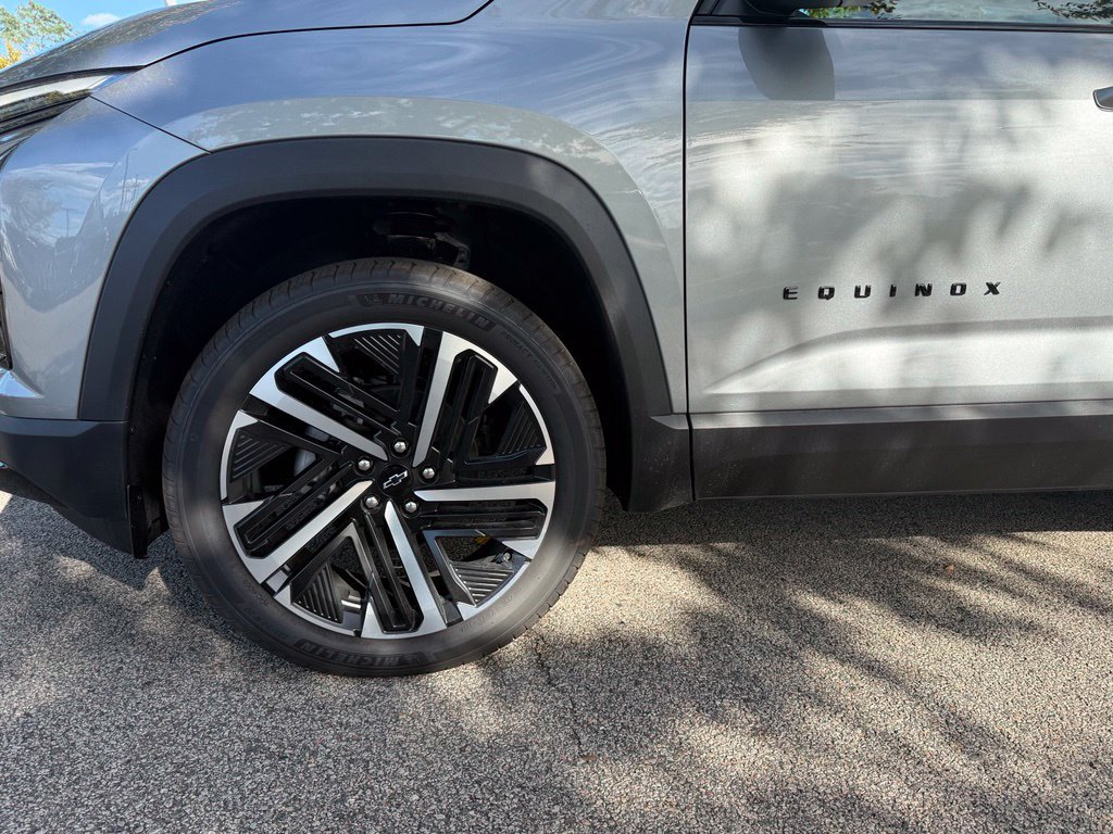 New 2027 Chevrolet Equinox RS w/ Safety and Technology Package AWD/4WD image 31