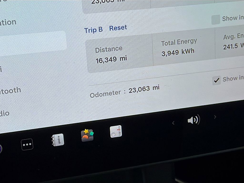 Used 2023 Tesla Model 3 Standard Range image 33