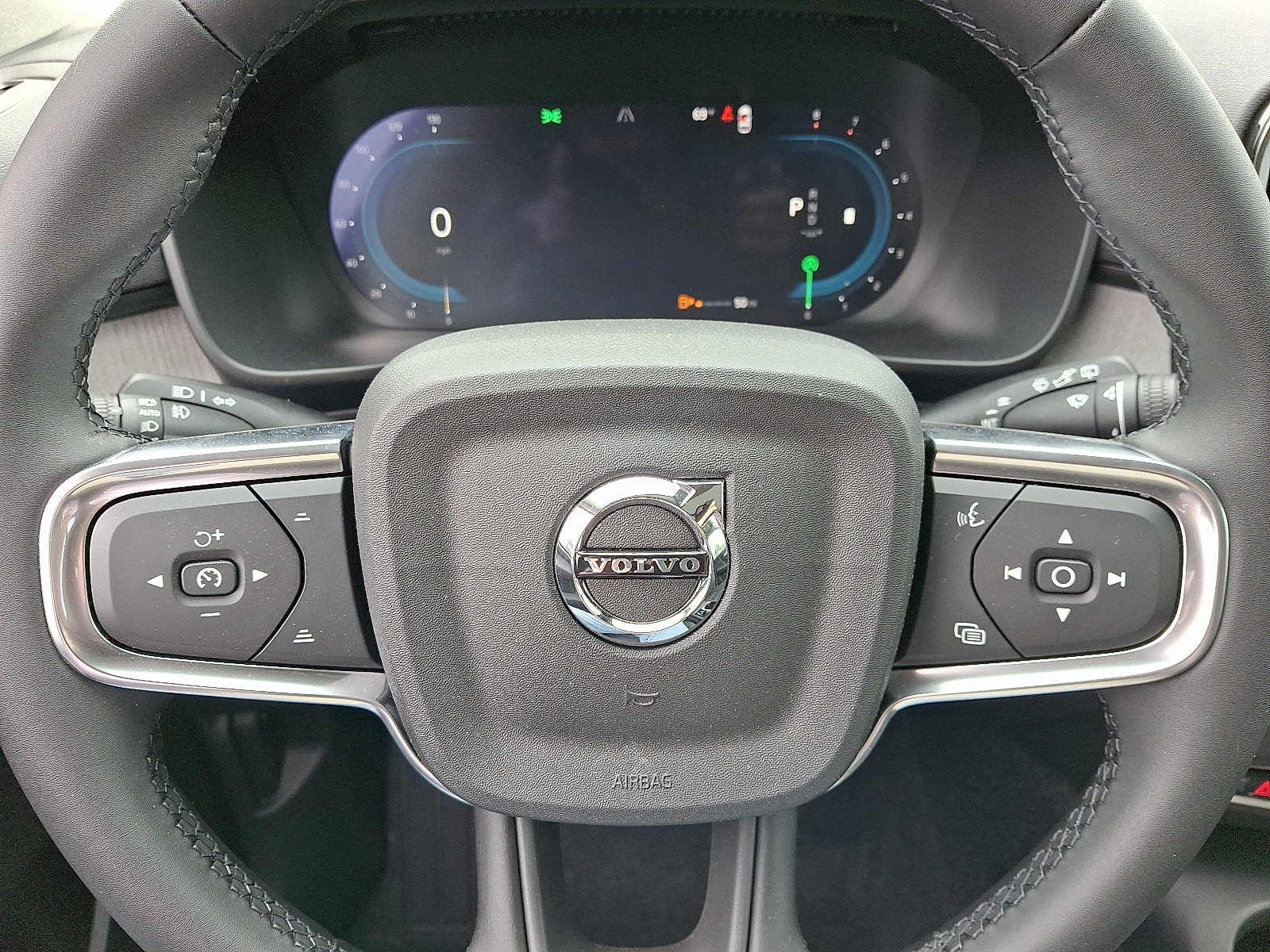 New 2025 Volvo XC40 B5 Ultra w/ Protection Package Premier image 11