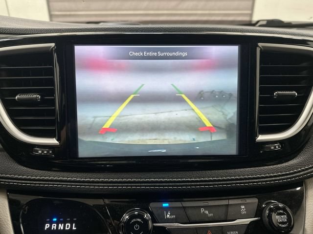 Used 2024 Chrysler Pacifica Limited FWD image 24