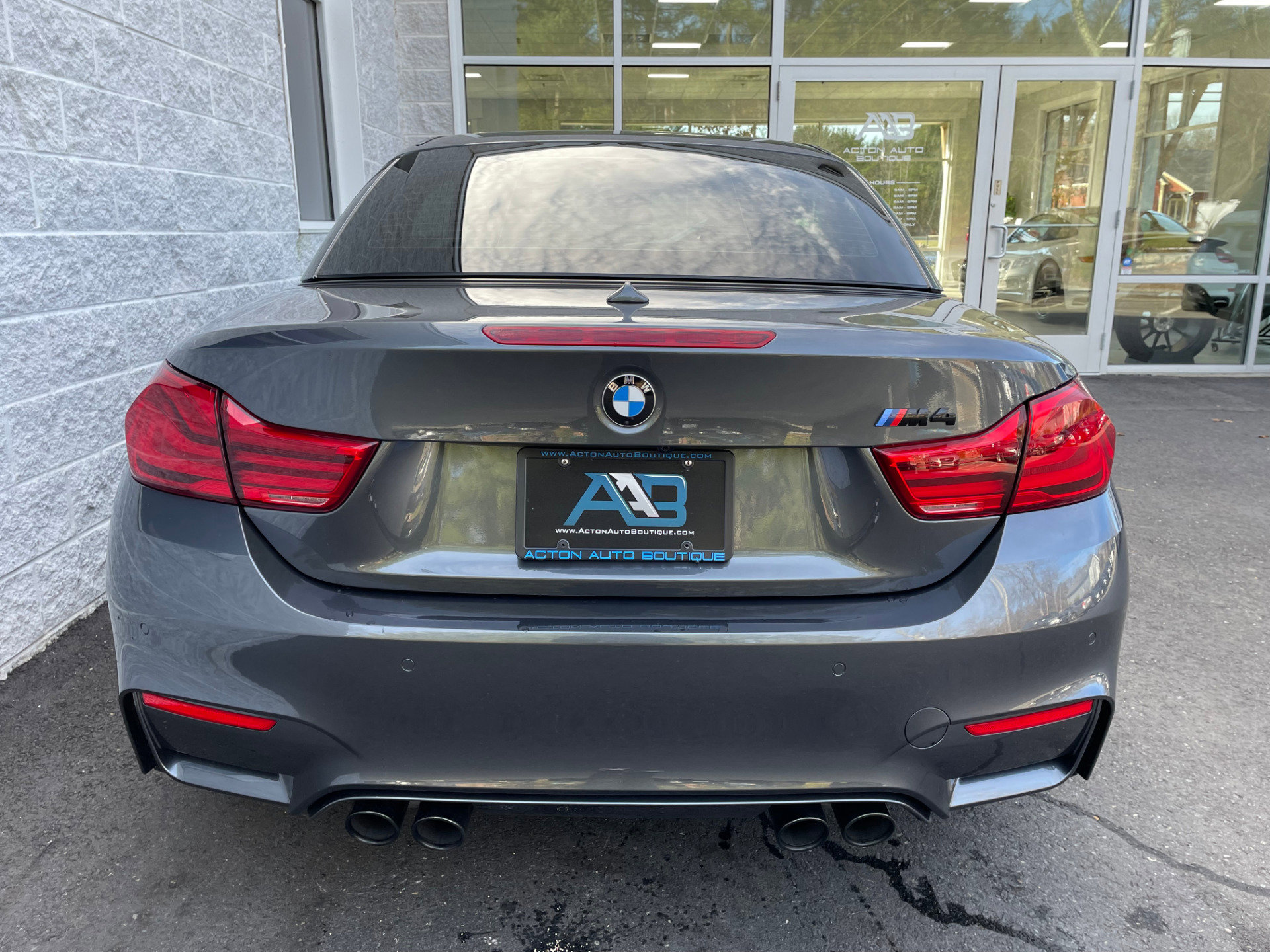 Used 2018 BMW M4 Convertible RWD image 46