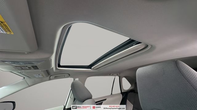 Used 2021 Toyota RAV4 XLE w/ Convenience Package image 12