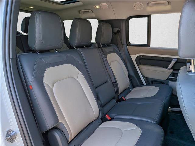 Used 2024 Land Rover Defender 130 X-Dynamic SE image 19