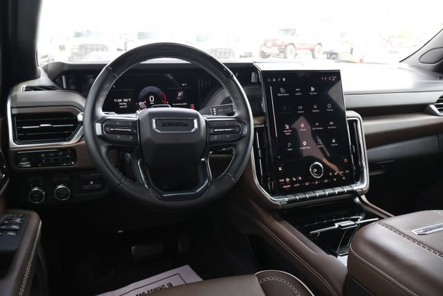 Used 2025 GMC Yukon XL Denali Ultimate AWD/4WD image 13