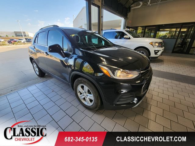 Used 2020 Chevrolet Trax LT w/ LT Convenience Package FWD image 1