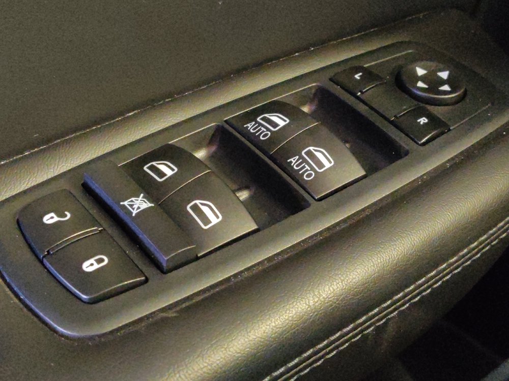 Used 2016 Chrysler 200 S w/ Navigation & Sound Group I AWD/4WD image 27