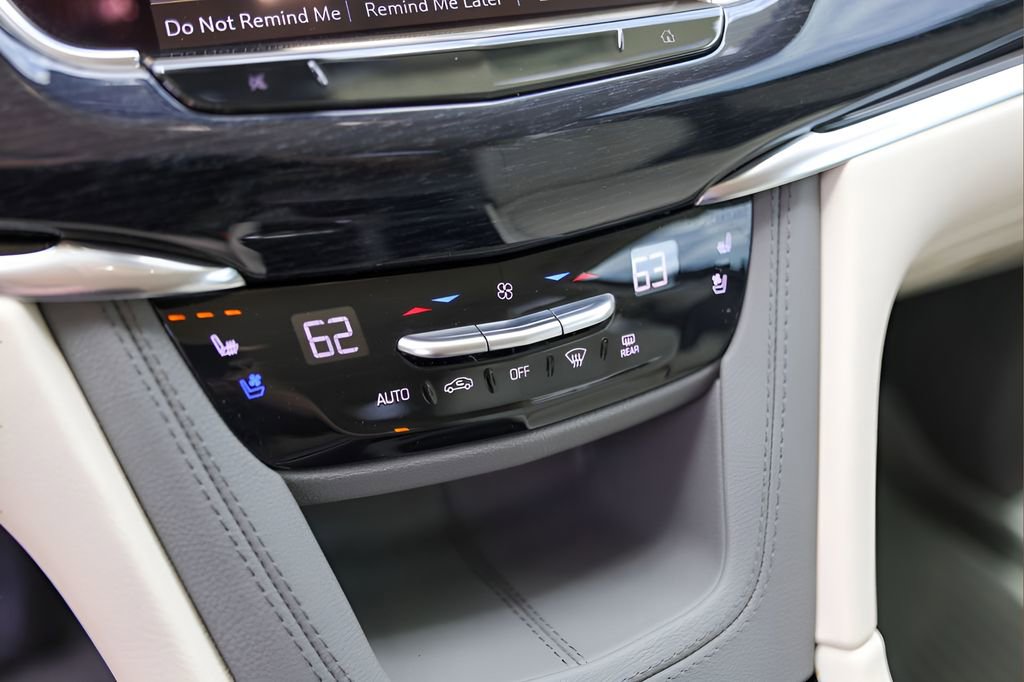 Certified 2025 Cadillac XT6 Premium Luxury w/ Technology Package FWD image 19