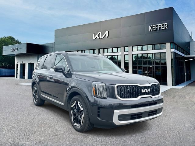 Certified 2025 Kia Telluride EX image 2