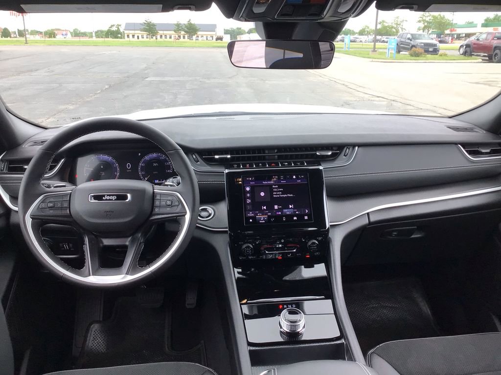 New 2025 Jeep Grand Cherokee 4WD image 22