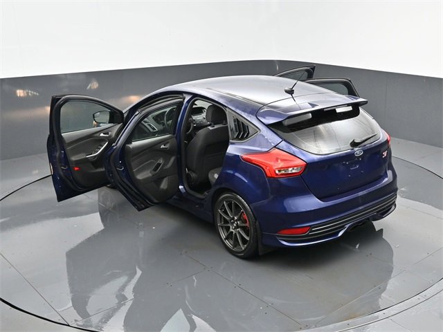 Used 2017 Ford Focus ST image 24