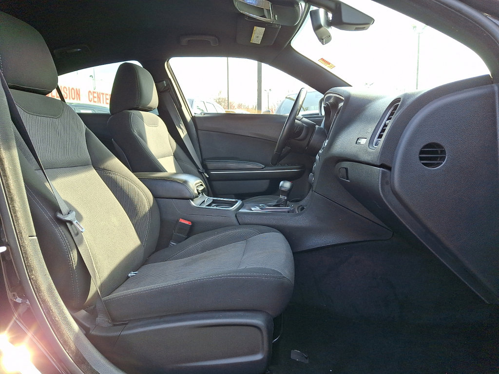 Used 2016 Dodge Charger SE w/ Popular Equipment Group image 9
