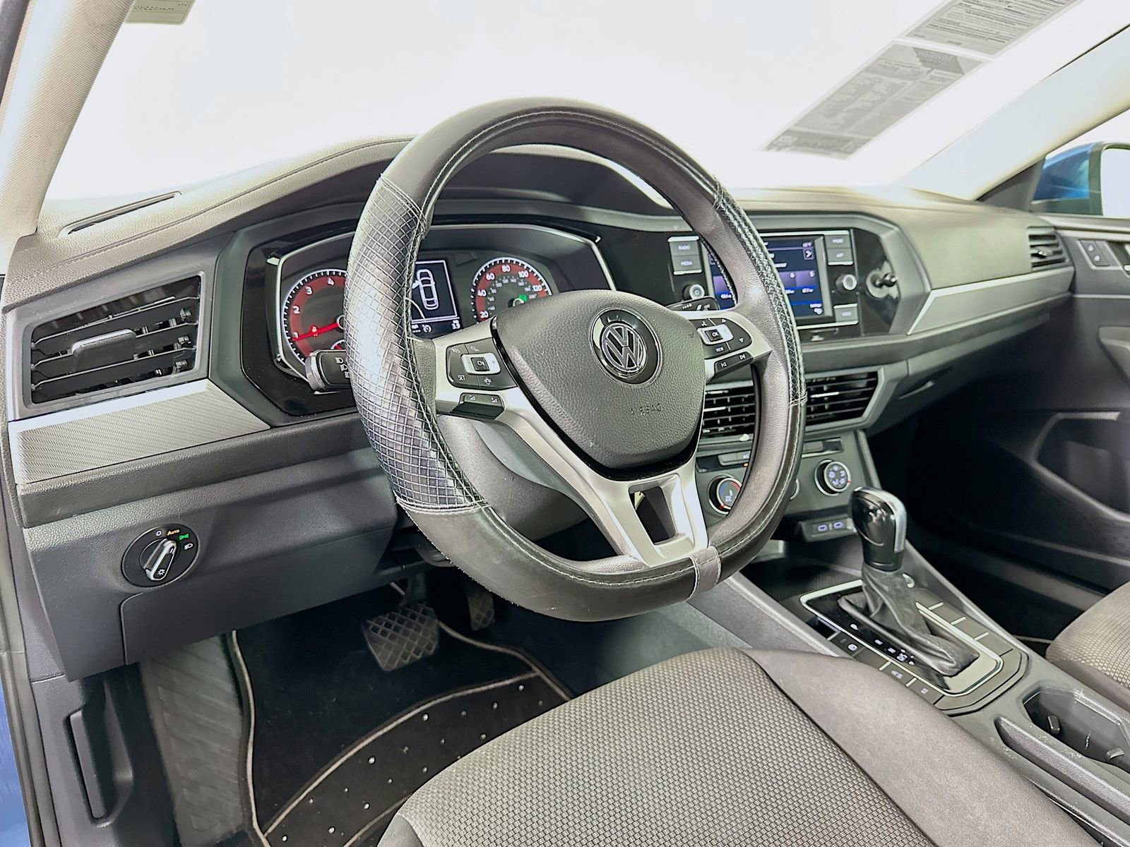 Used 2021 Volkswagen Jetta SE FWD image 10