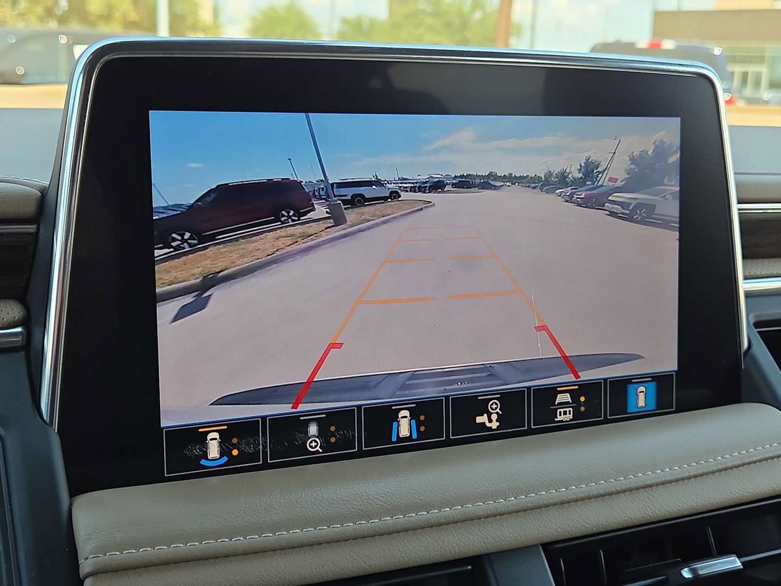 Used 2021 Chevrolet Tahoe Premier RWD image 30