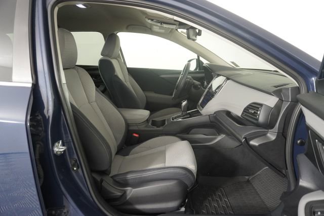 Used 2025 Subaru Outback Premium image 39