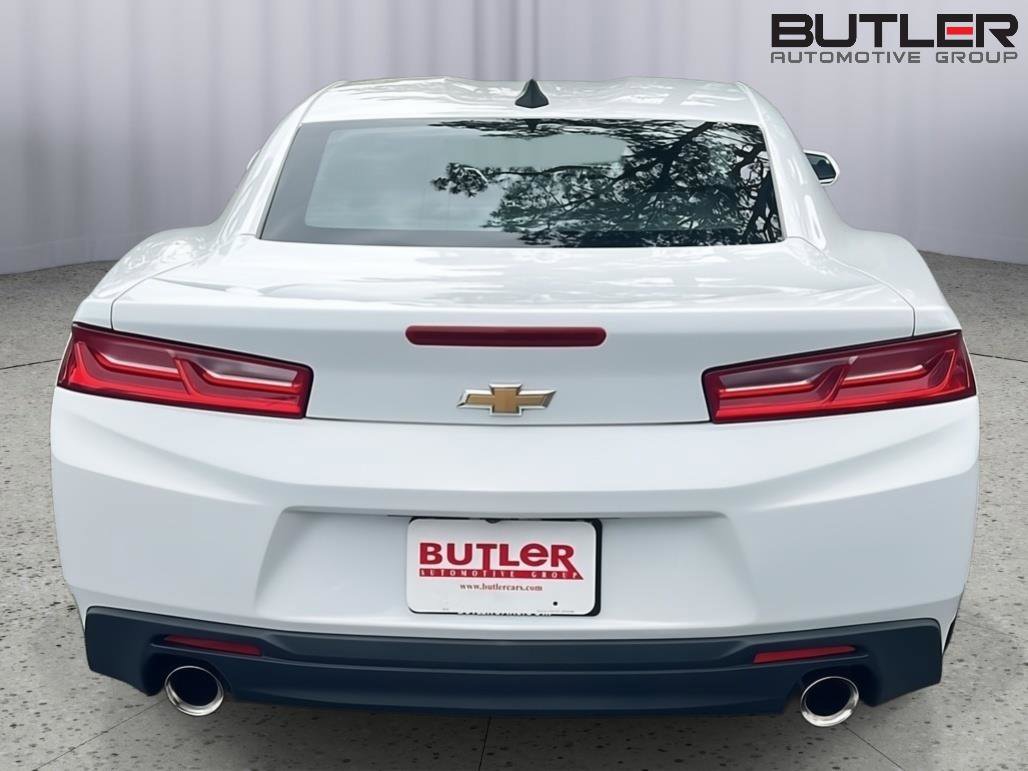 Used 2016 Chevrolet Camaro LT RWD image 5