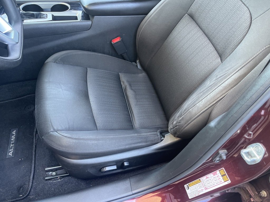 Used 2024 Nissan Altima 2.5 SV image 7