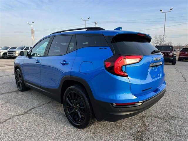 Certified 2024 GMC Terrain SLE w/ Driver Convenience Package image 3