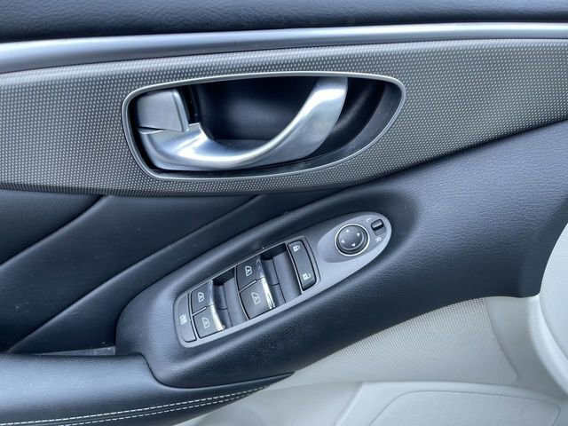 Used 2015 INFINITI Q50 Premium w/ Navigation Package image 25