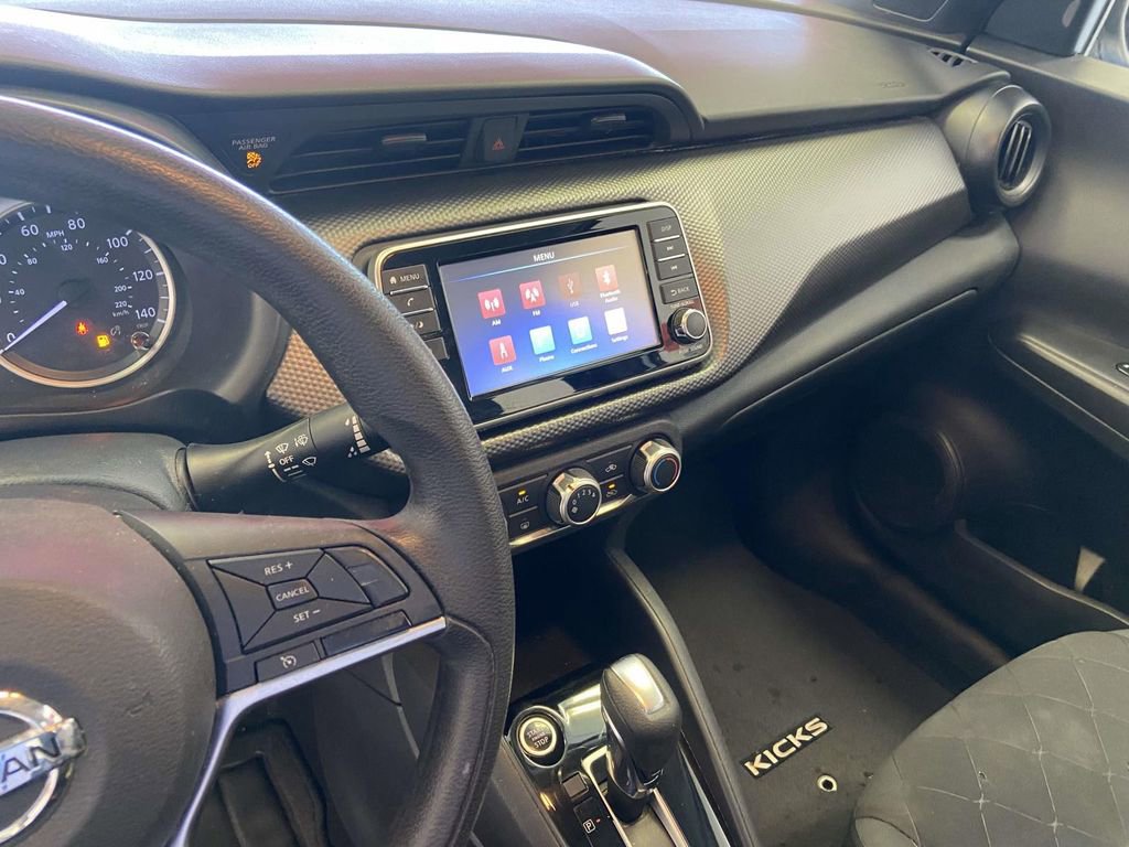 Used 2020 Nissan Kicks S image 23