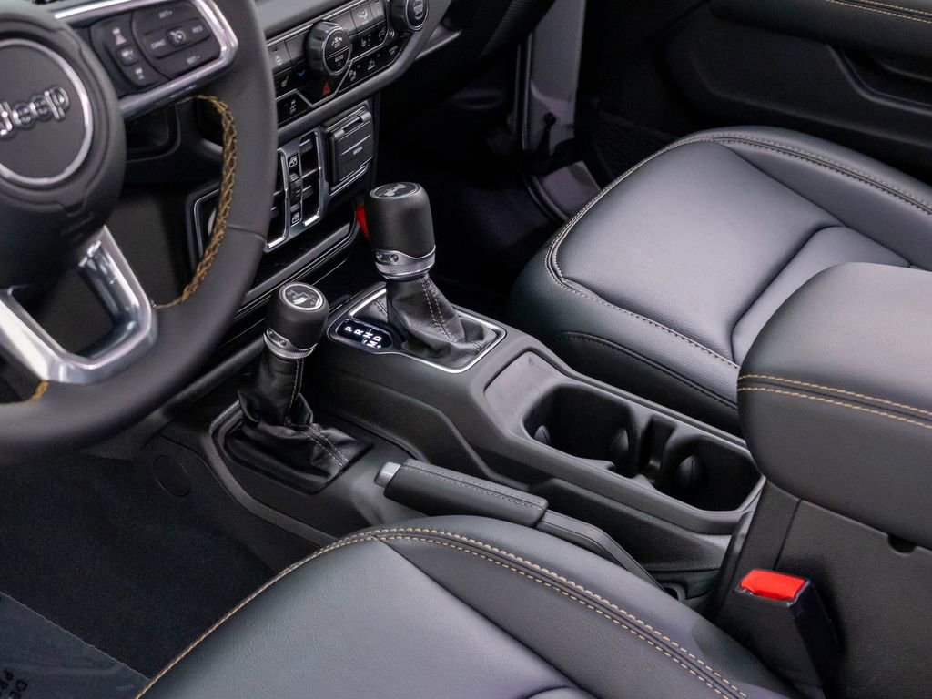 Used 2024 Jeep Wrangler Sahara w/ Safety Group image 11