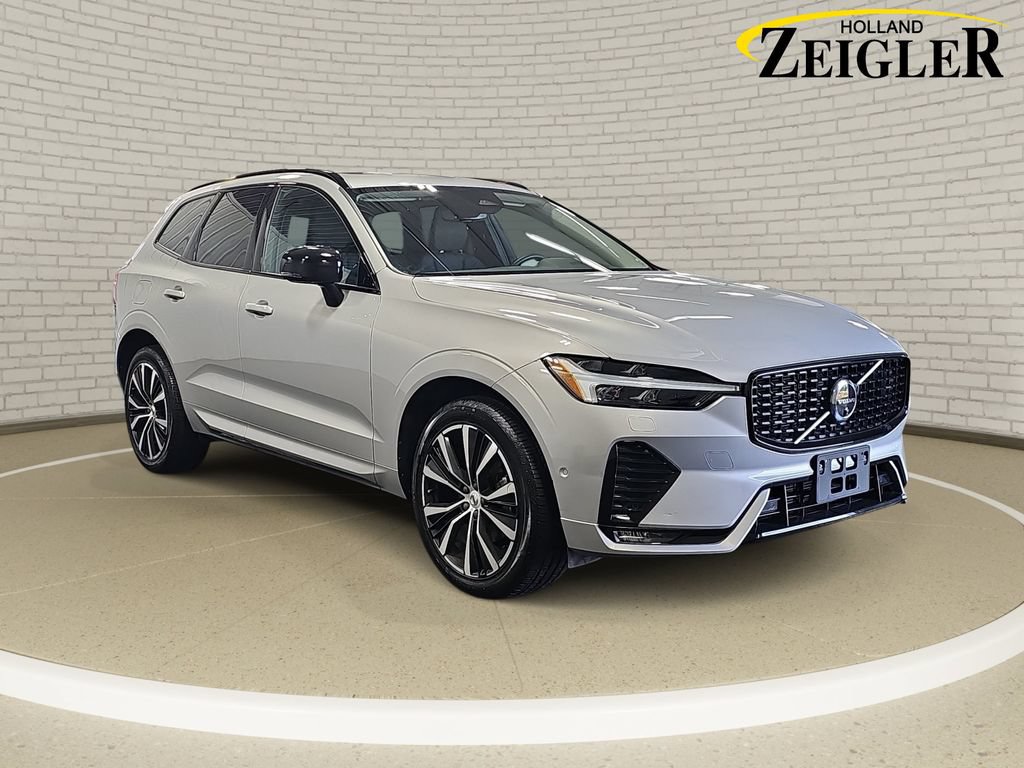 Used 2023 Volvo XC60 B5 Plus w/ Climate Package AWD/4WD image 3