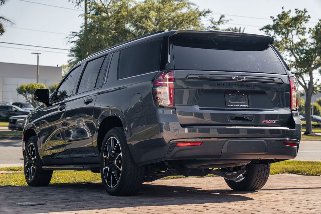 Used 2021 Chevrolet Suburban RST w/ Luxury Package RWD image 3