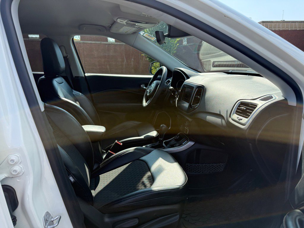 Certified 2021 Jeep Compass Latitude image 14