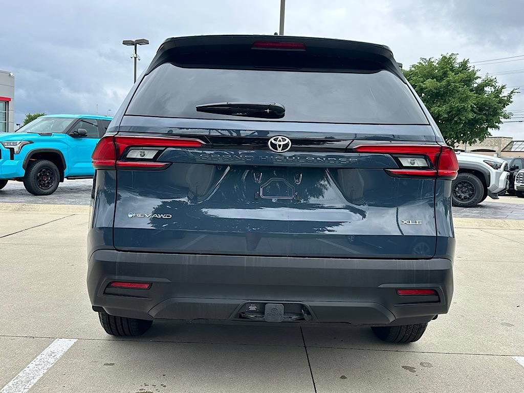 New 2026 Toyota Grand Highlander AWD Hybrid image 3